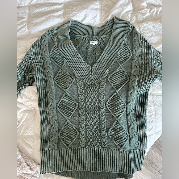Aerie green cable knit sweater - Picture 7 of 15